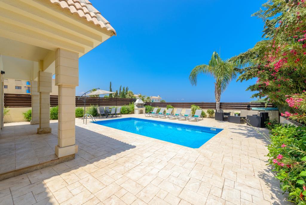 Villa Irina Paralimni Ngoại thất bức ảnh