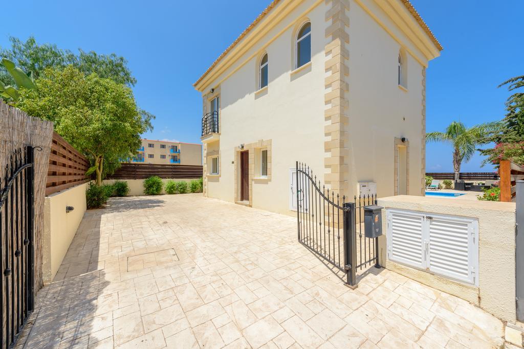 Villa Irina Paralimni Ngoại thất bức ảnh